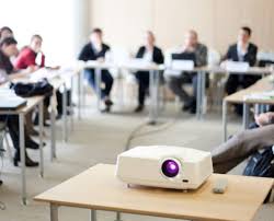 Noleggiare un videoproiettore per un evento? Ecco perchè conviene